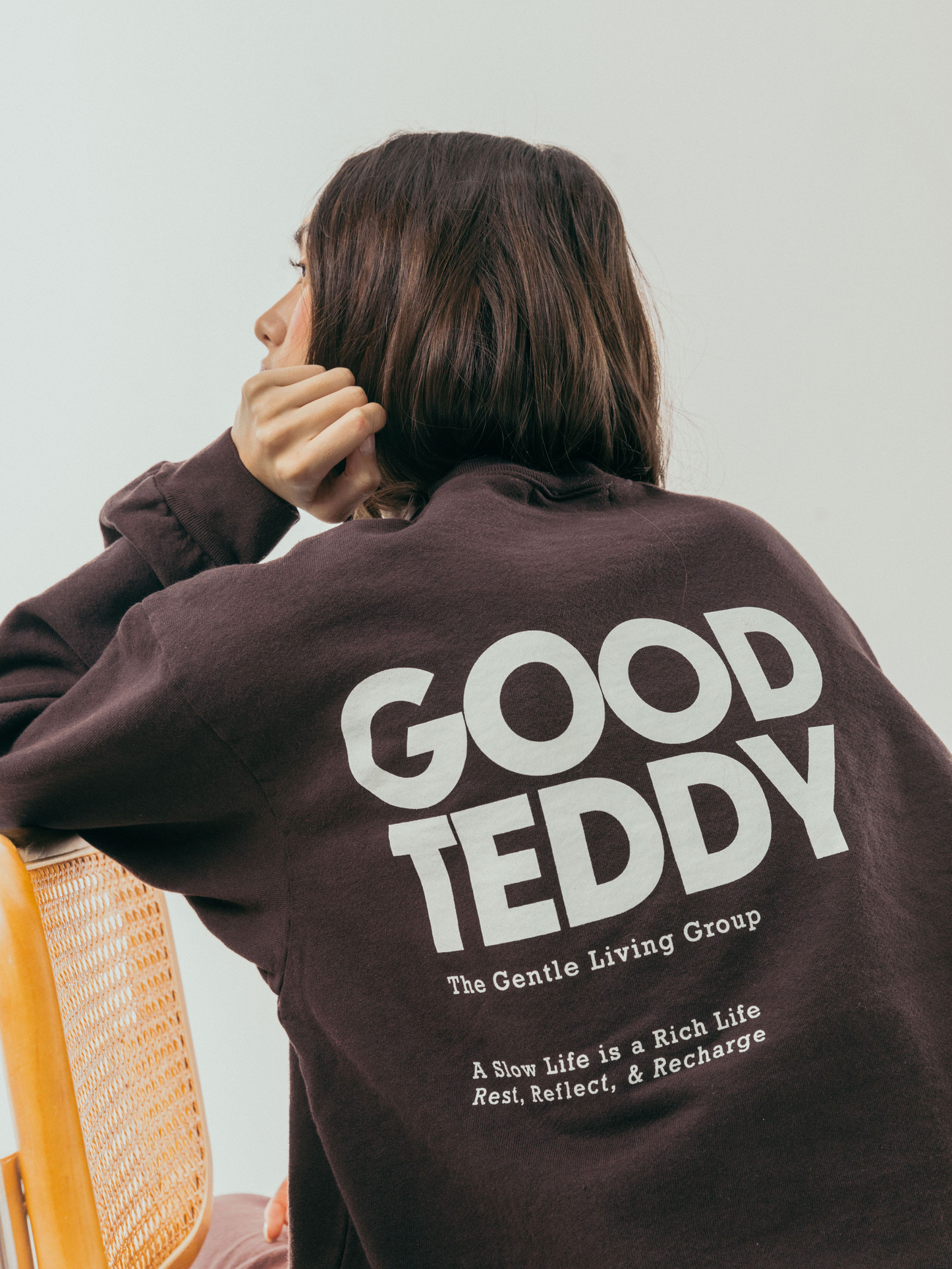 GENTLE LIVING GROUP CREWNECK - ESPRESSO/CREAM